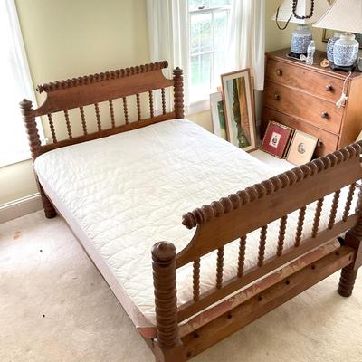 B184 Antique Full Size Vintage Spindle Rope Bed
