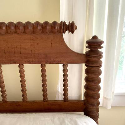 B184 Antique Full Size Vintage Spindle Rope Bed