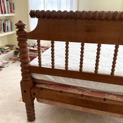 B184 Antique Full Size Vintage Spindle Rope Bed