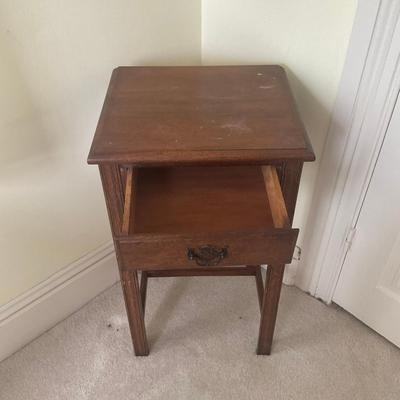 193 Oak Side Table With One Drawer