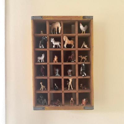 195 Coca Cola Vintage Bottle Crate With Animal Figurines