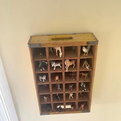 195 Coca Cola Vintage Bottle Crate With Animal Figurines