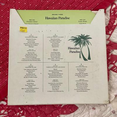 B202 Antique Hawaiian Quilt With Pillows & Three Vinyls "Hawaiian Paradise"