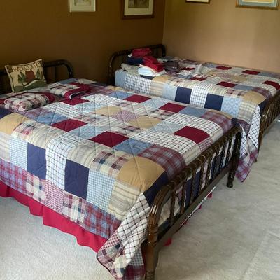 C203 Two Vintage Queen Beds With Bedding