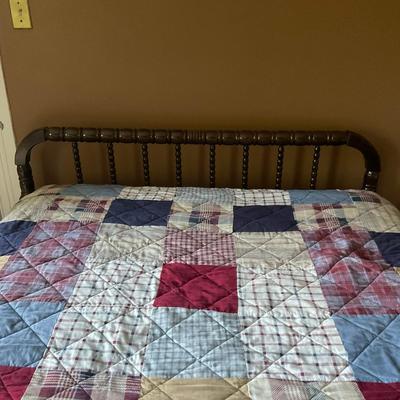 C203 Two Vintage Queen Beds With Bedding