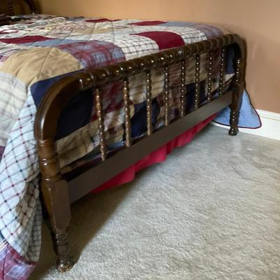 C203 Two Vintage Queen Beds With Bedding