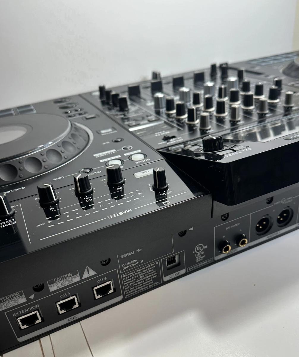 Pioneer DJ XDJ-XZ Professional All-in-One DJ System - Black