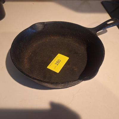 Sale Photo Thumbnail #570: Brand unknown.   Bottom is flat 
Well seasoned