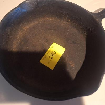 Sale Photo Thumbnail #571: Brand unknown.   Bottom is flat 
Well seasoned