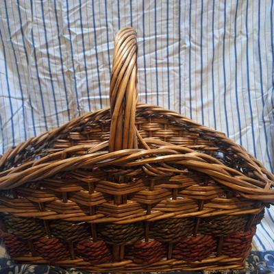 Sale Photo Thumbnail #576: Large basket