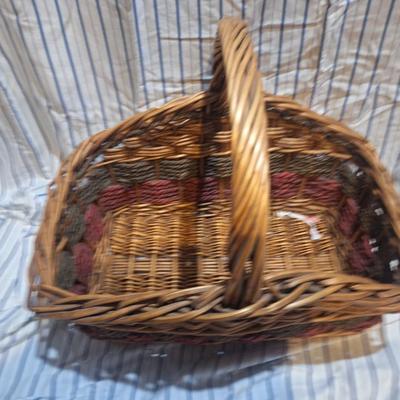 Sale Photo Thumbnail #575: Large basket