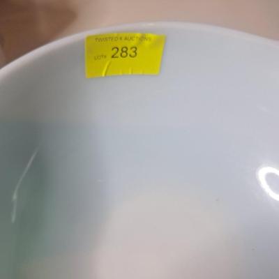 Sale Photo Thumbnail #589: Vintage Turquoise Hot Air Balloon Cinderella Pyrex Bowl 4QT 444
excellent condition, no scratches or scuffs