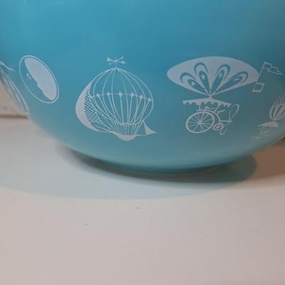 Sale Photo Thumbnail #583: Vintage Turquoise Hot Air Balloon Cinderella Pyrex Bowl 4QT 444
excellent condition, no scratches or scuffs