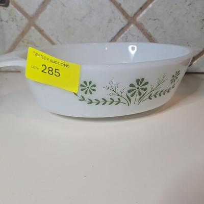 Sale Photo Thumbnail #597: Vintage glass bake
