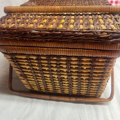 Picnic Basket & Accessories (SRF-MG)
