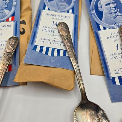 LOT 29: Vintage Wm. Rogers American Presidents Commemorative Silver Plated Spoons