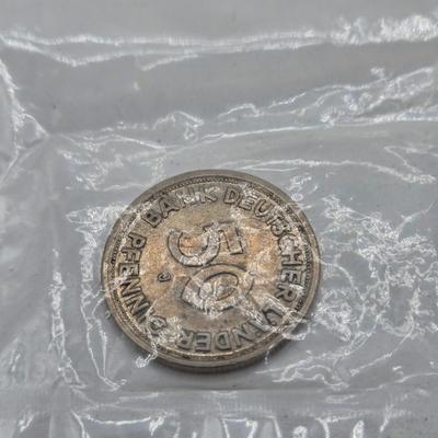 LOT 34: International Currency Collection - Coins and Paper Money Many Different Countries