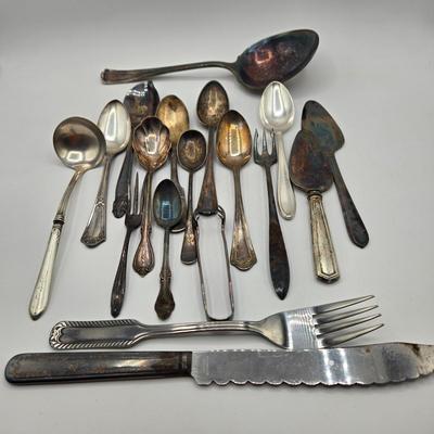 LOT 35: Multiple Pieces of Silver Plated Flat Wear