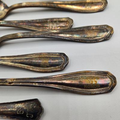 LOT 35: Multiple Pieces of Silver Plated Flat Wear