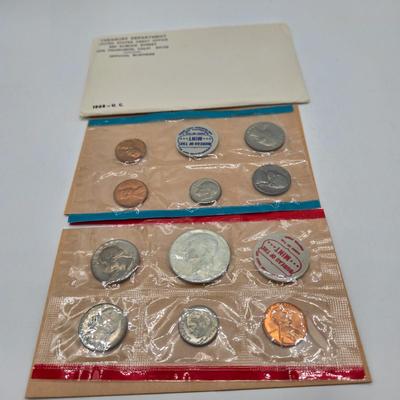 LOT 125: U.S. Mint Uncirculated Coin Sets from 1968, 1969, & 1972 and Special Mint Set from 1965