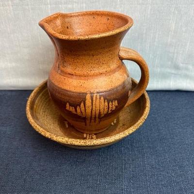 Lot 126, vintage pottery, pitcher, and bowl set Lot 126, vintage pottery, pitcher, and bowl set