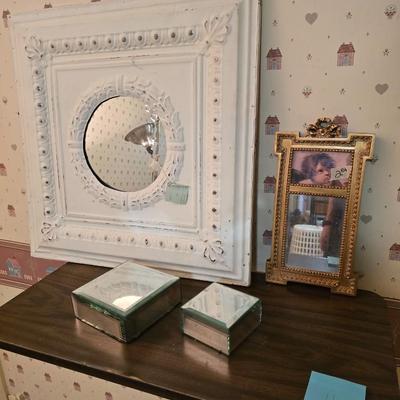 Mirror lot