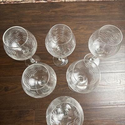 Tommy Bahama Etched Palm Tree Wine Glasses