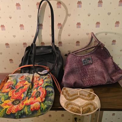 4 purses