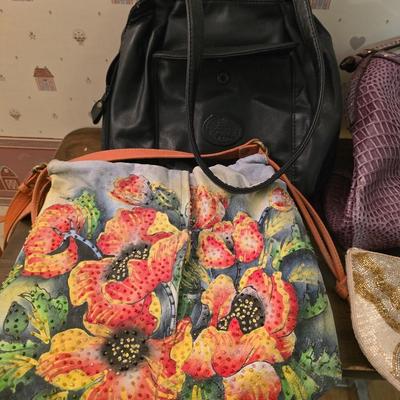 4 purses