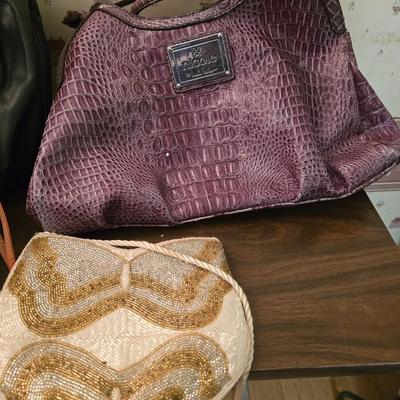 4 purses