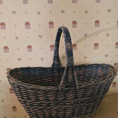 Wicker basket