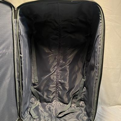 Three Dockers Rolling & Nesting Suitcases (C-MG)