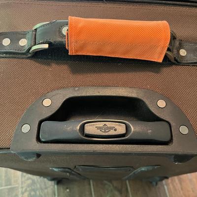 Three Dockers Rolling & Nesting Suitcases (C-MG)