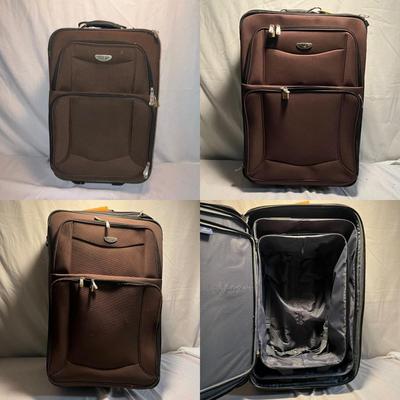 Three Dockers Rolling & Nesting Suitcases (C-MG)