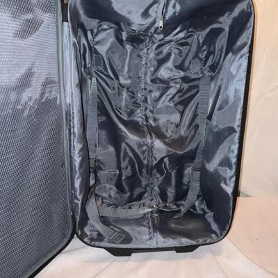 Three Dockers Rolling & Nesting Suitcases (C-MG)