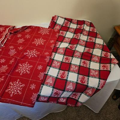 Christmas Linens, Tablecloths & More (GB1-JS)