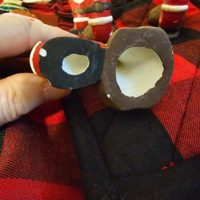 Christmas Linens, Tablecloths & More (GB1-JS)