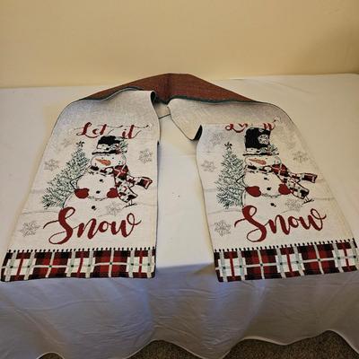 Christmas Linens, Tablecloths & More (GB1-JS)