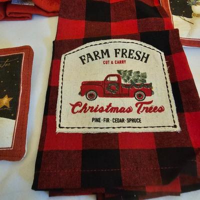 Christmas Linens, Tablecloths & More (GB1-JS)