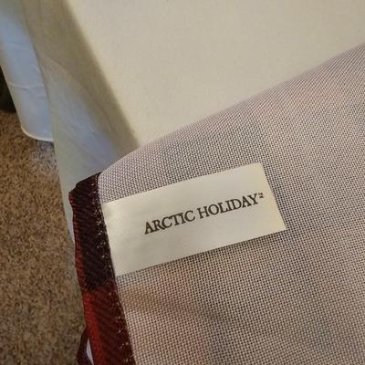 Christmas Linens, Tablecloths & More (GB1-JS)