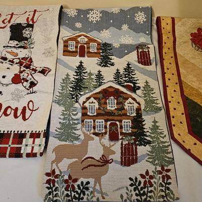 Christmas Linens, Tablecloths & More (GB1-JS)