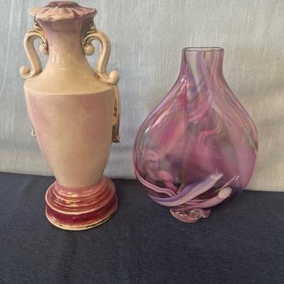 Lot 52 home decor/vase