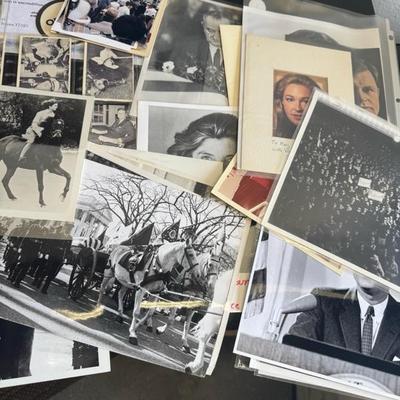 Lot 17 John F Kennedy, picture memorabilia