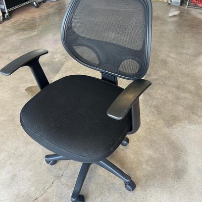 Sale Photo Thumbnail #106: Black office chair - see pics for size