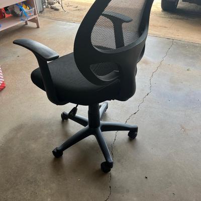 Sale Photo Thumbnail #109: Black office chair - see pics for size