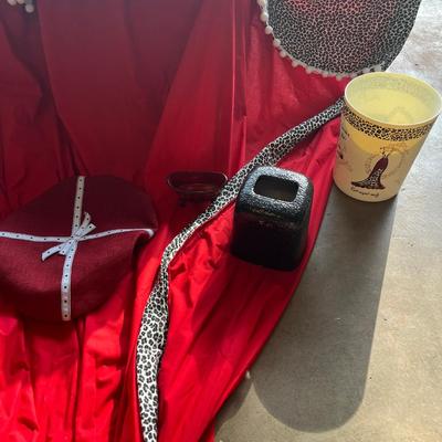 Sale Photo Thumbnail #128: Custom made with really nice fabric shower curtain, small trash can, tissue holder and soap dish