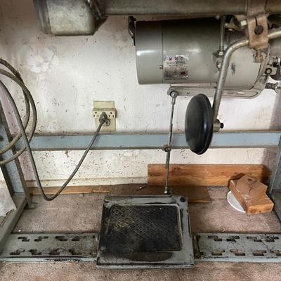 JUKE DDL=555 INDUSTRIAL SEWING MACHINE