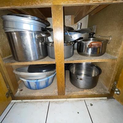 Buy Out the Kitchen! Dishes Glasses Sm Appliances