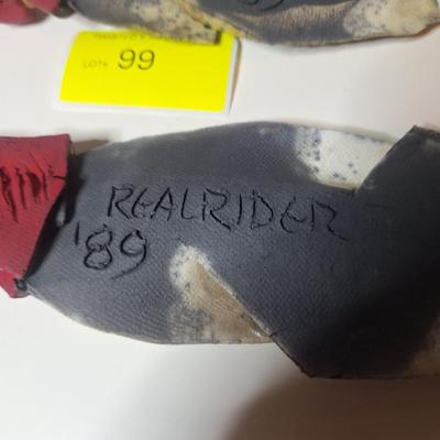 Sale Photo Thumbnail #9: lot of two, they are the same size althought he angle of the photo makes one look larger than the other.  One has a small chip or it is believed to be a chip as the the part of the feather there is not pointed.  These are delicate items, the colors are sl