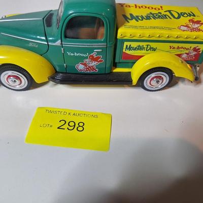 Sale Photo Thumbnail #656: approx 7 inches long the hood opens this is a diecast truck from Golden Wheel in great shape.  Perfect for a collector